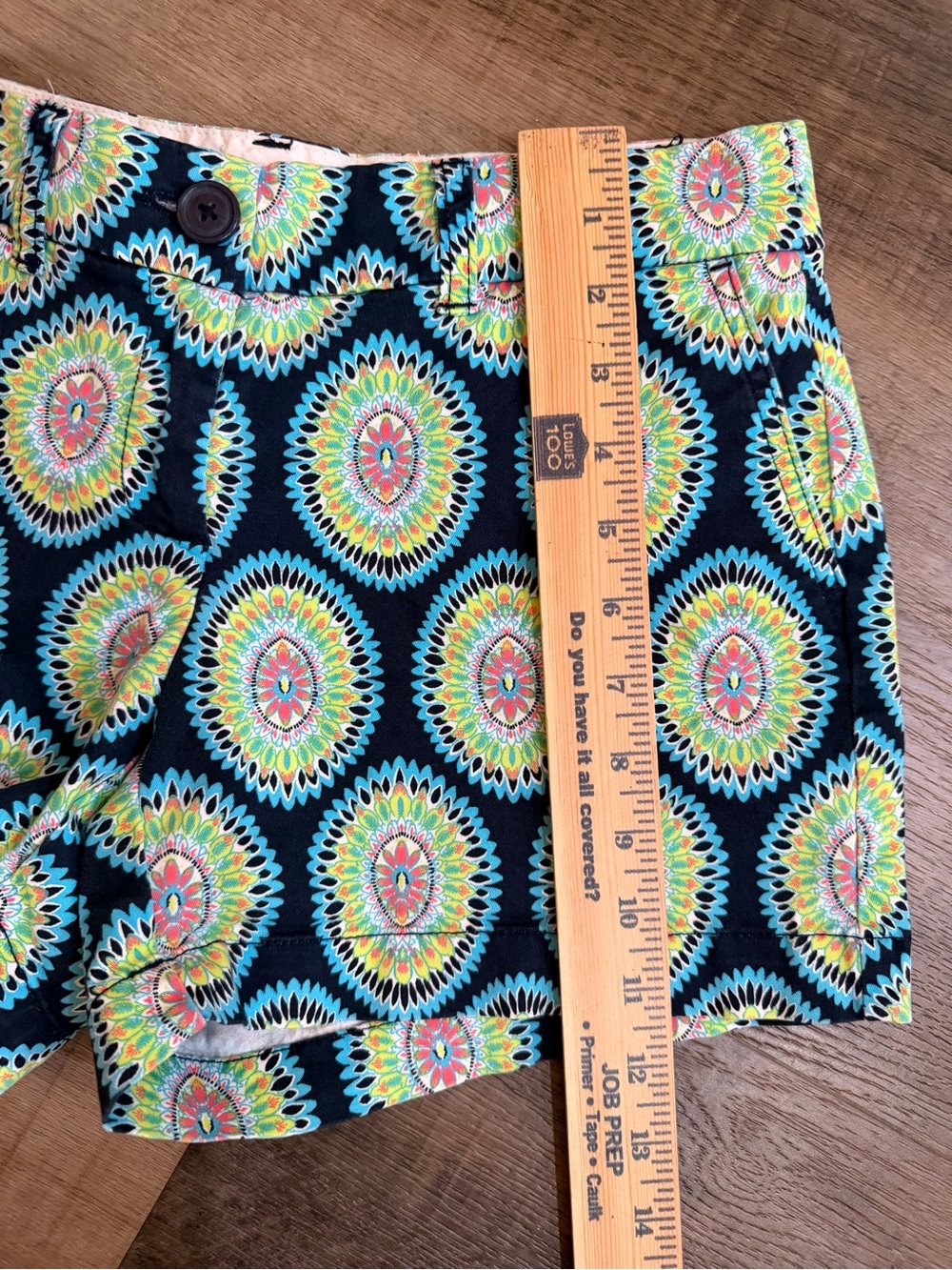 crown & ivy Geometric Starburst Shorts Size 2P - Picture 6 of 12